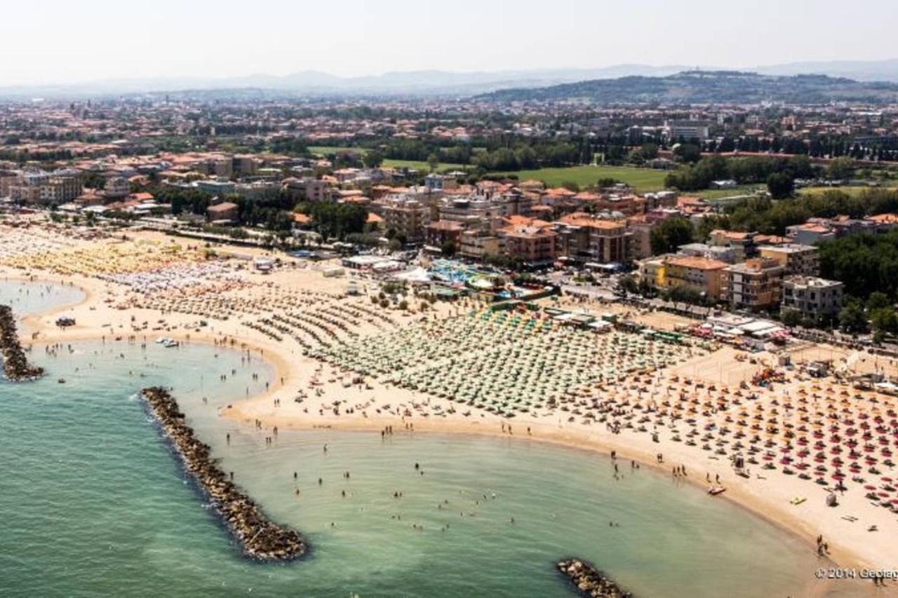 Appartamento Fabbri A Rivabella Di 里米尼 外观 照片